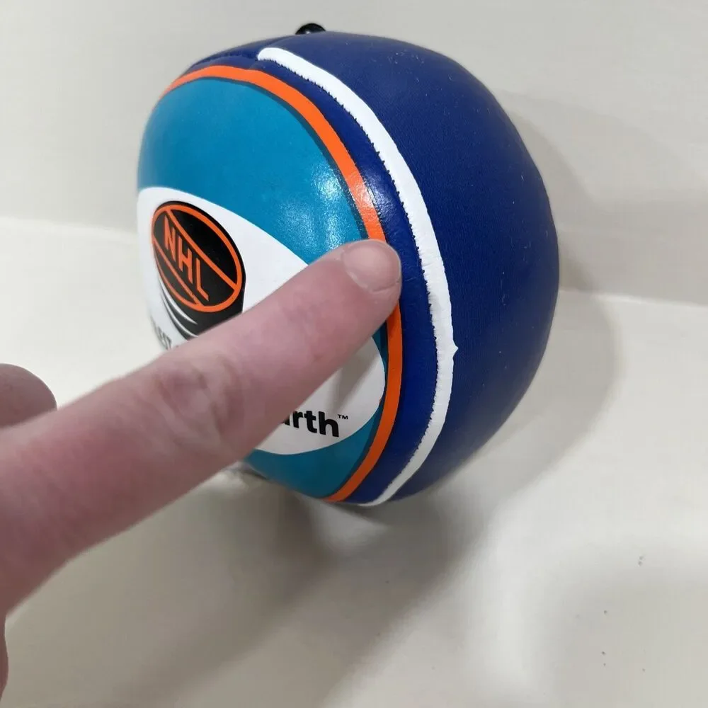VINTAGE 1991 New York Islanders Plush Hockey Puck Suction Window Car Hanger NHL